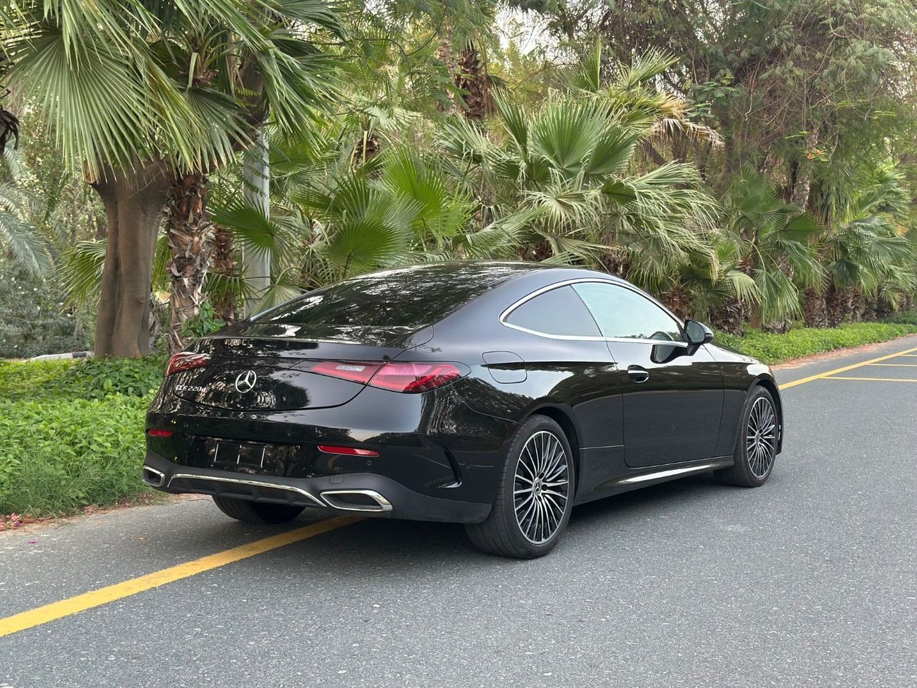 مرسيدس بنز CLE 200 كوبيه  2025 CLE 220d | 2.0L Diesel 4-cylinder | 220 HP | Like New