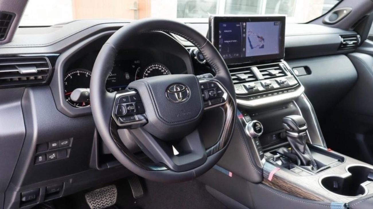 Toyota Land Cruiser 2024 Toyota Landcruiser Vxr twin turbo  3.5l  V6 -0km Gcc   - UAE PASS