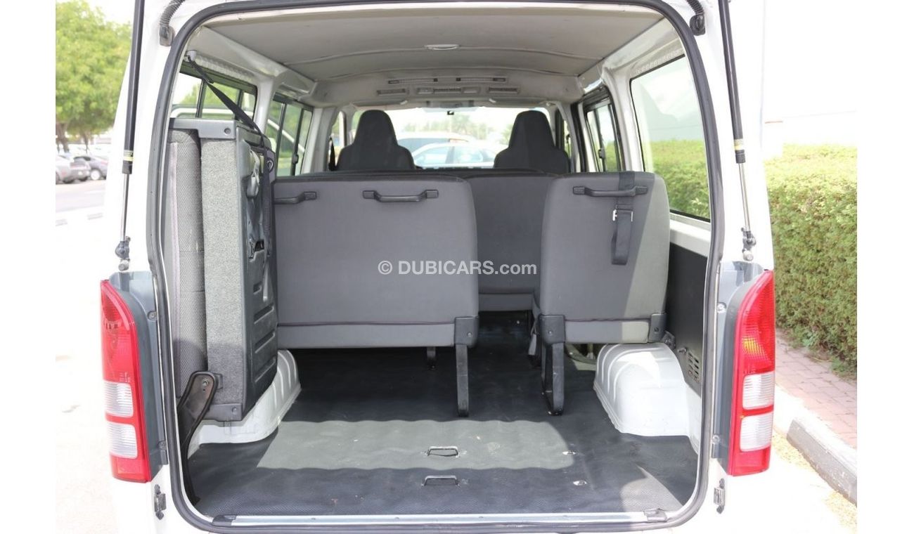 Toyota Hiace GL - Standard Roof TOYOTA HIAC 2013 PETROL 14 PASSENGER