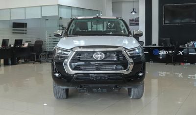 تويوتا هيلوكس SR5 DC . 4.0L . Petrol . 4WD . 6-Speed Automatic . 5 Seats . 4 Doors