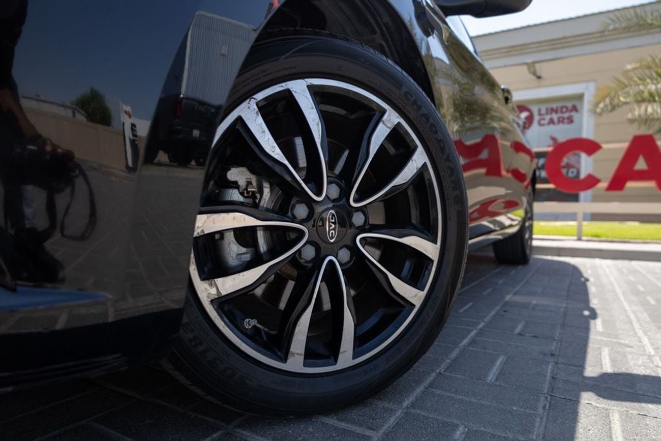 JAC J7 JAC J7 2023 GCC under Agency Warranty with Flexible Down-Payment.