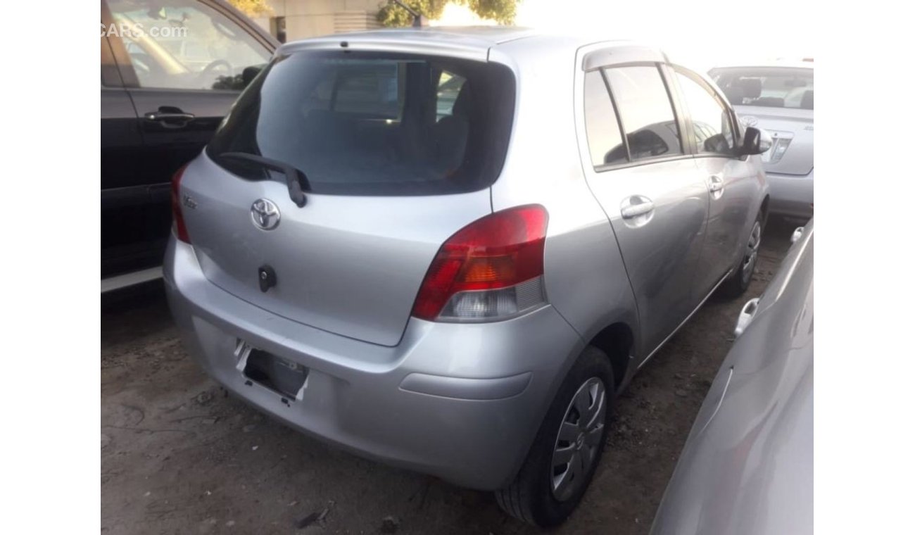 تويوتا فيتز Toyota Vitz RIGHT HAND DRIVE (Stock no PM 72)