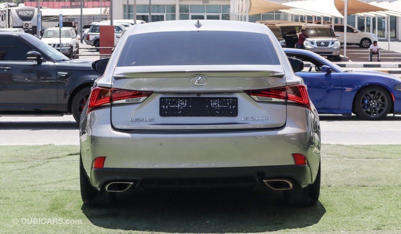 Lexus IS 200