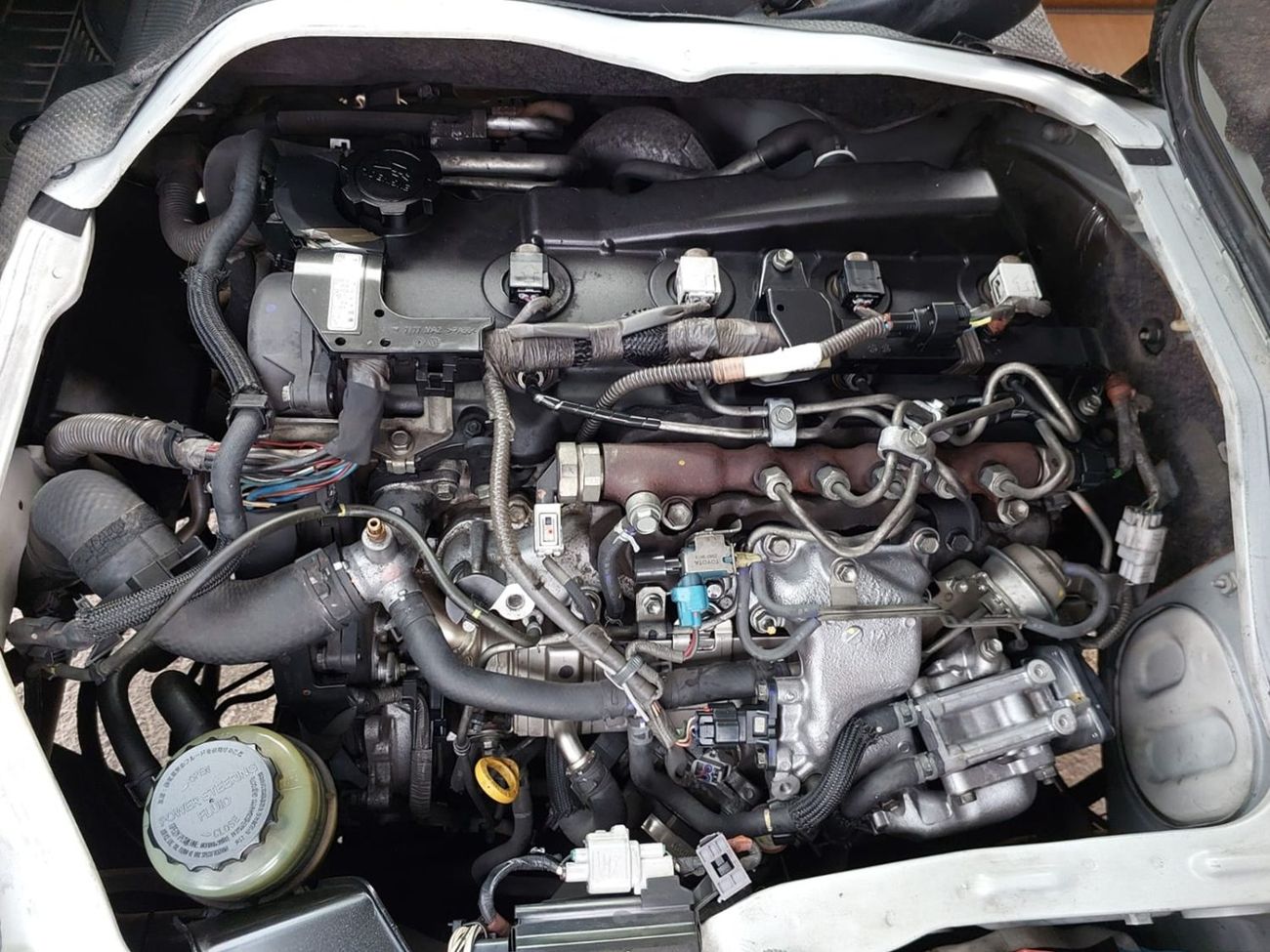 Toyota Hiace TOYOTA HIACE VAN RHD 2015 MODEL 3.0 L DIESEL MANUAL(PM18092)