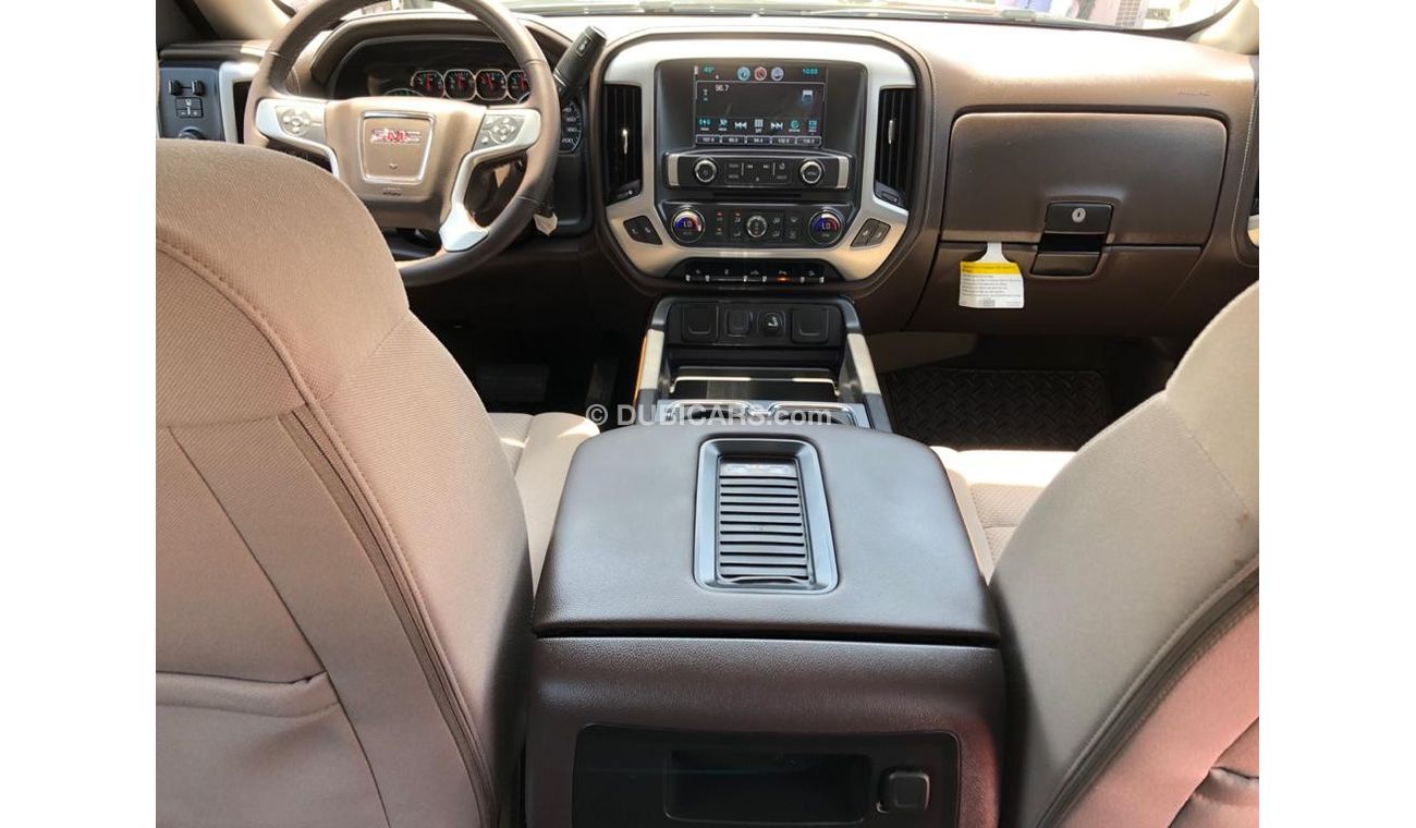 GMC Sierra Z71 4X4 D/CABIN 2018 GCC LOW MILEAGE WITH AGENCY WARRANTY IN MINT CONDITION