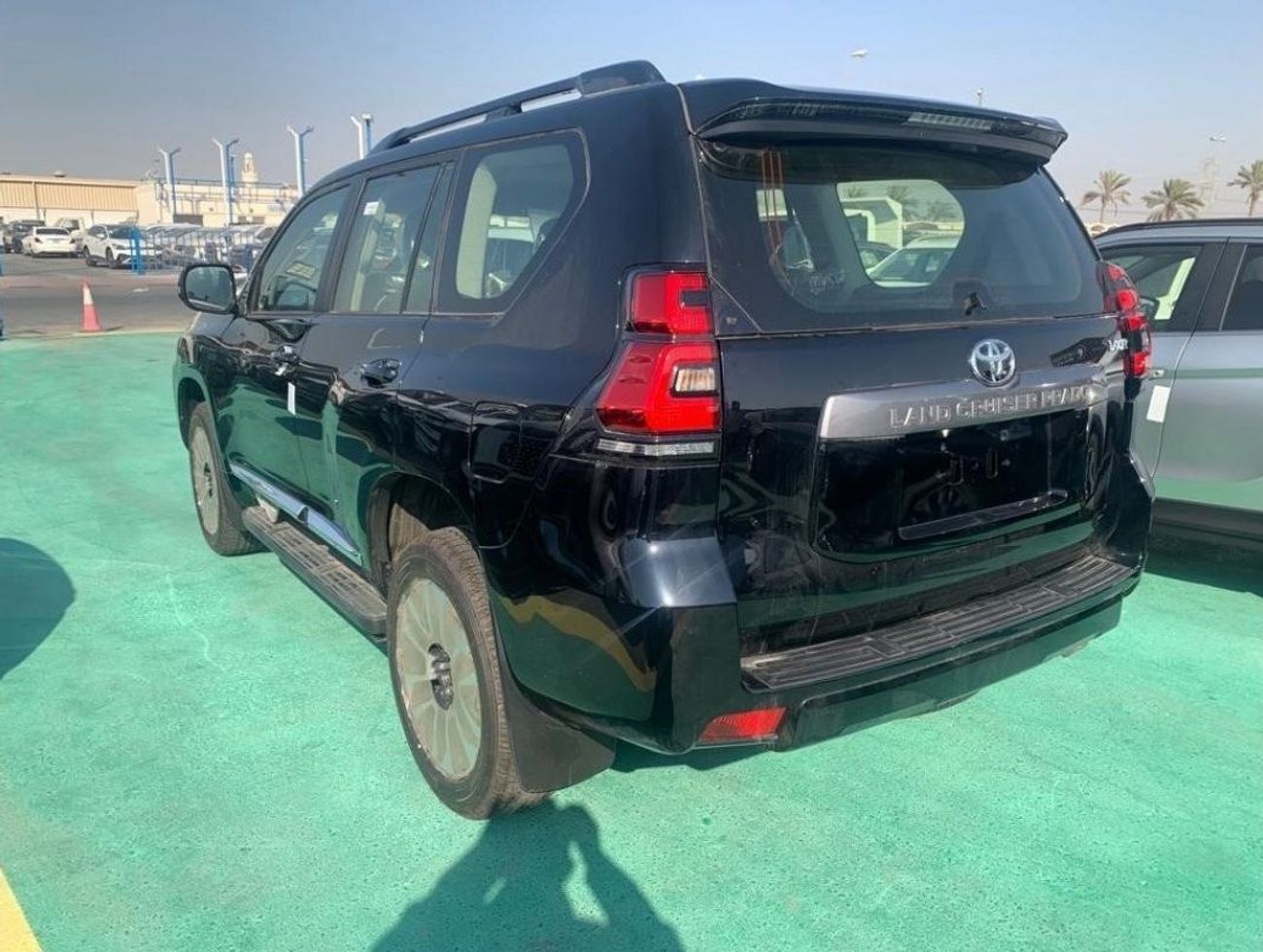 تويوتا برادو 2023 new TOYOTA PRADO 2700CC VXR FULL OPTION PETROL AUTOMATIC ZERO KM