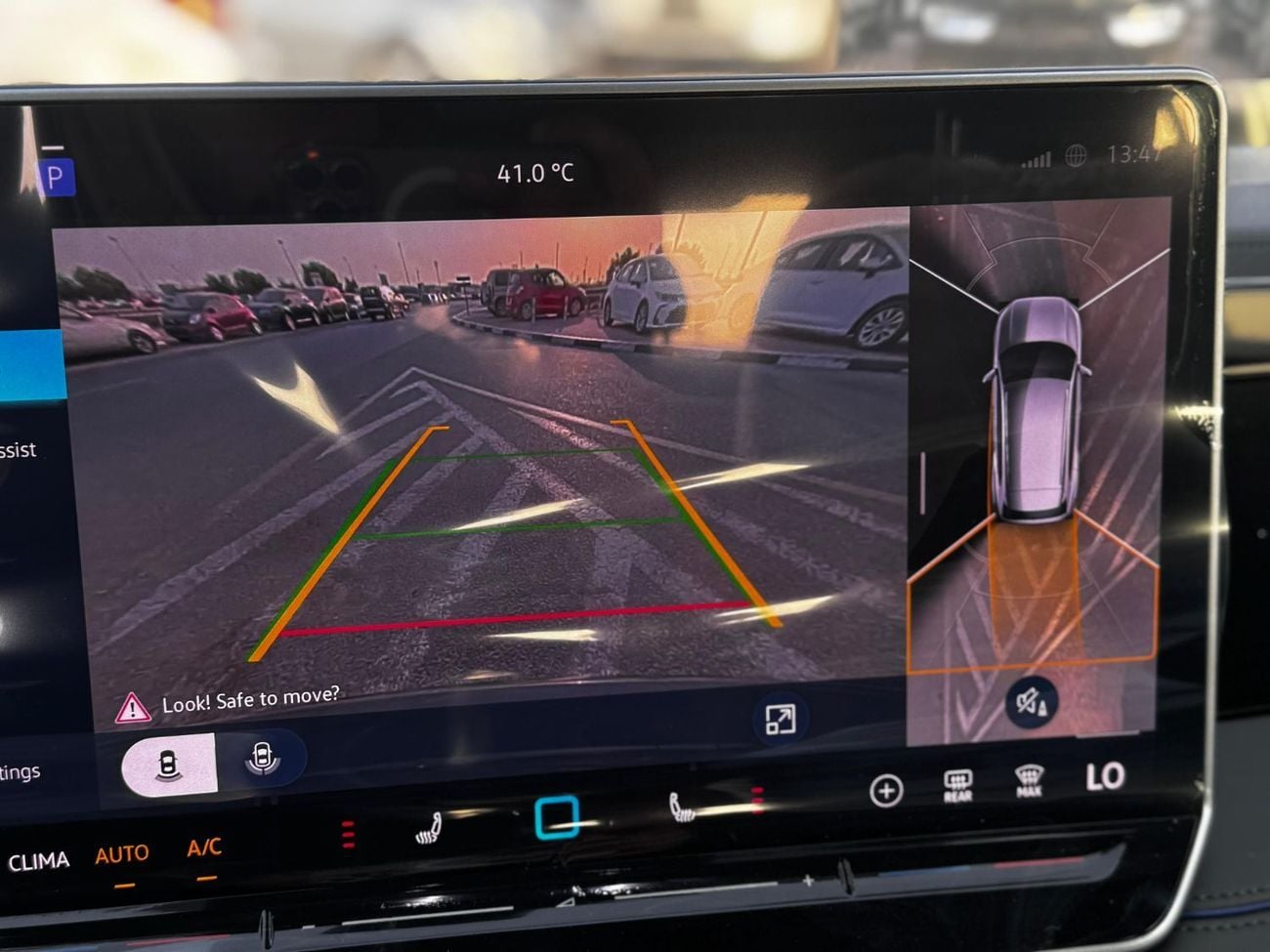 Volkswagen Tiguan Volks wagen Tigwan R line  2.0 L. Model.  2025