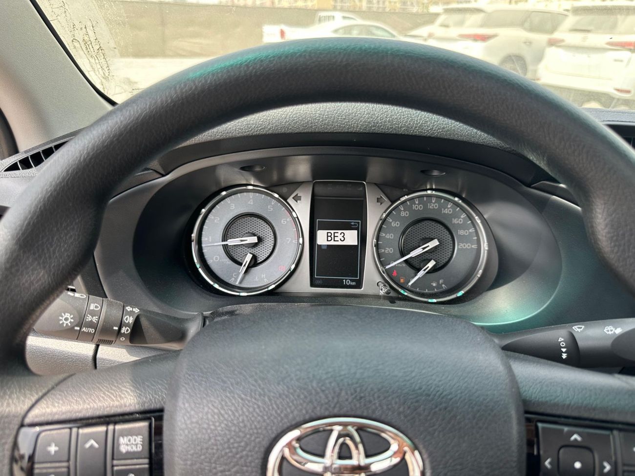 Toyota Hilux GL Short 2.7L TOYOTA HILUX S/C SWB 2.7 GLS-G