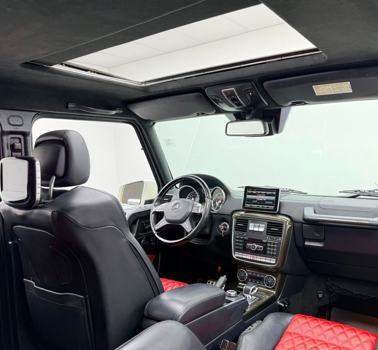 مرسيدس بنز G 63 AMG STANDARD 2015 Mercedes-AMG G63, Service History, Excellent Condition , GCC Specs.