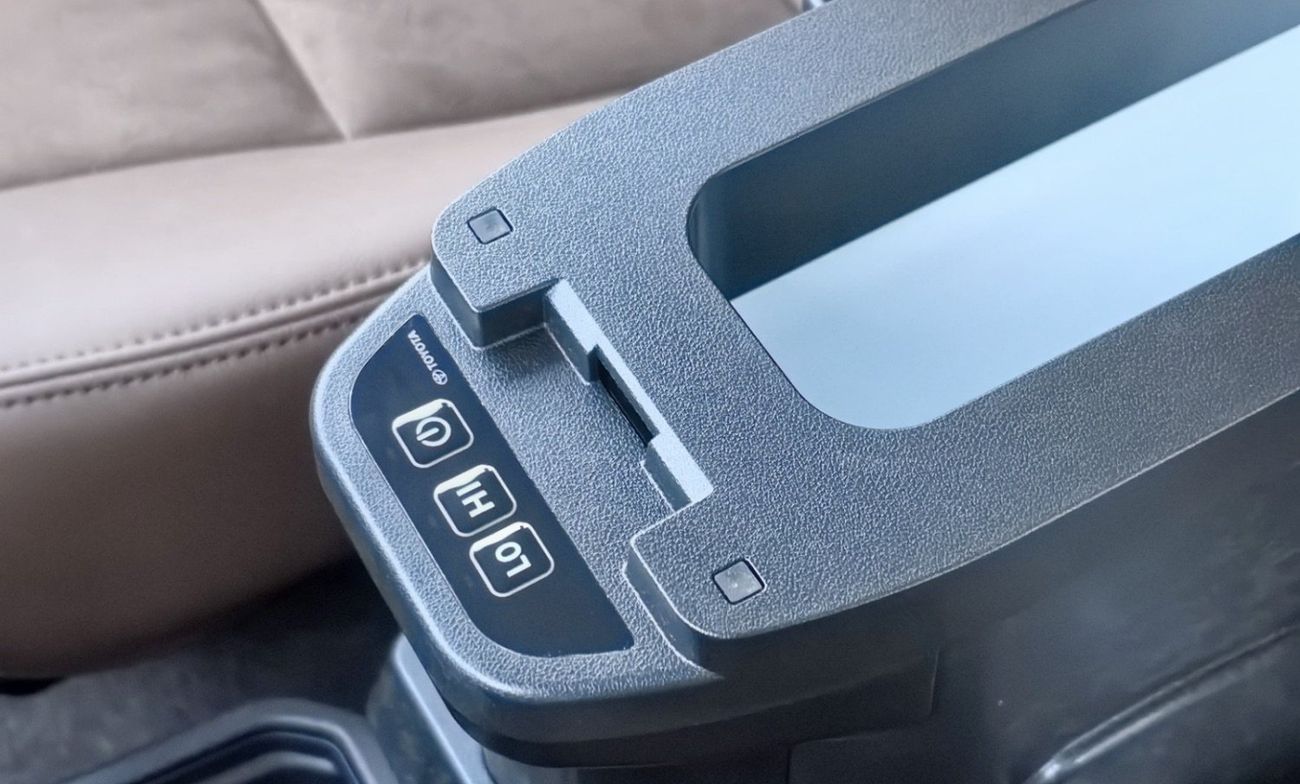 تويوتا لاند كروزر 70 2025 TOYOTA LAND CRUISER 76 2.8L DIESEL 5 DOOR FULL OPTION