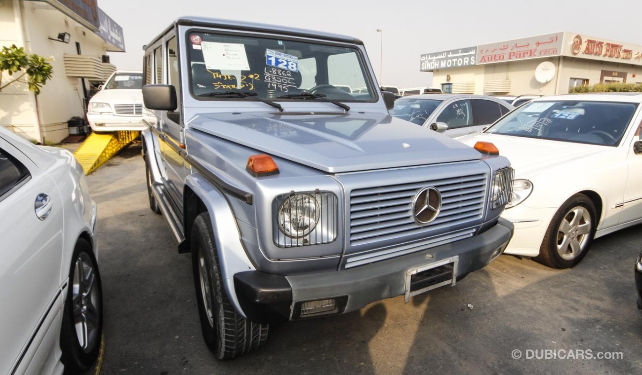 Mercedes-Benz G 320