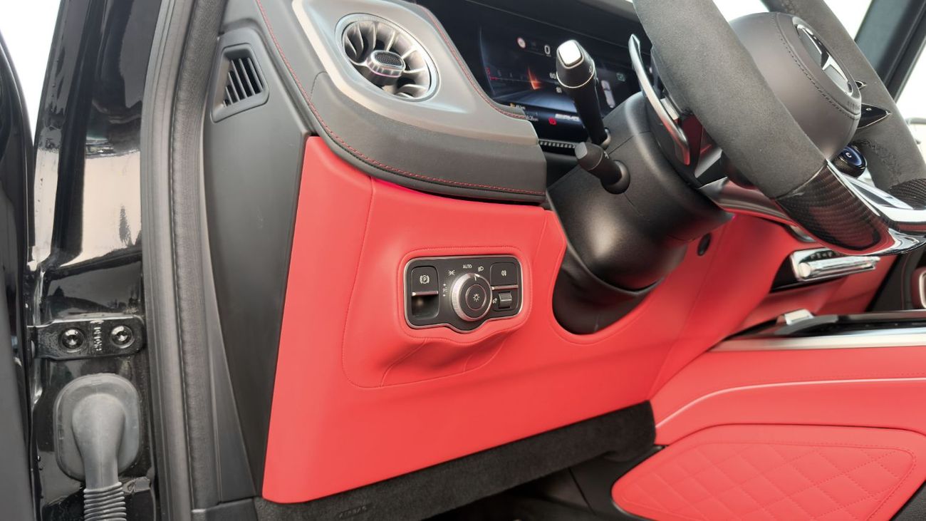 Mercedes Benz G63 AMG STANDARD 2026 Mercedes-Benz AMG G 63 4.0L AT Petrol (Black-Red)
