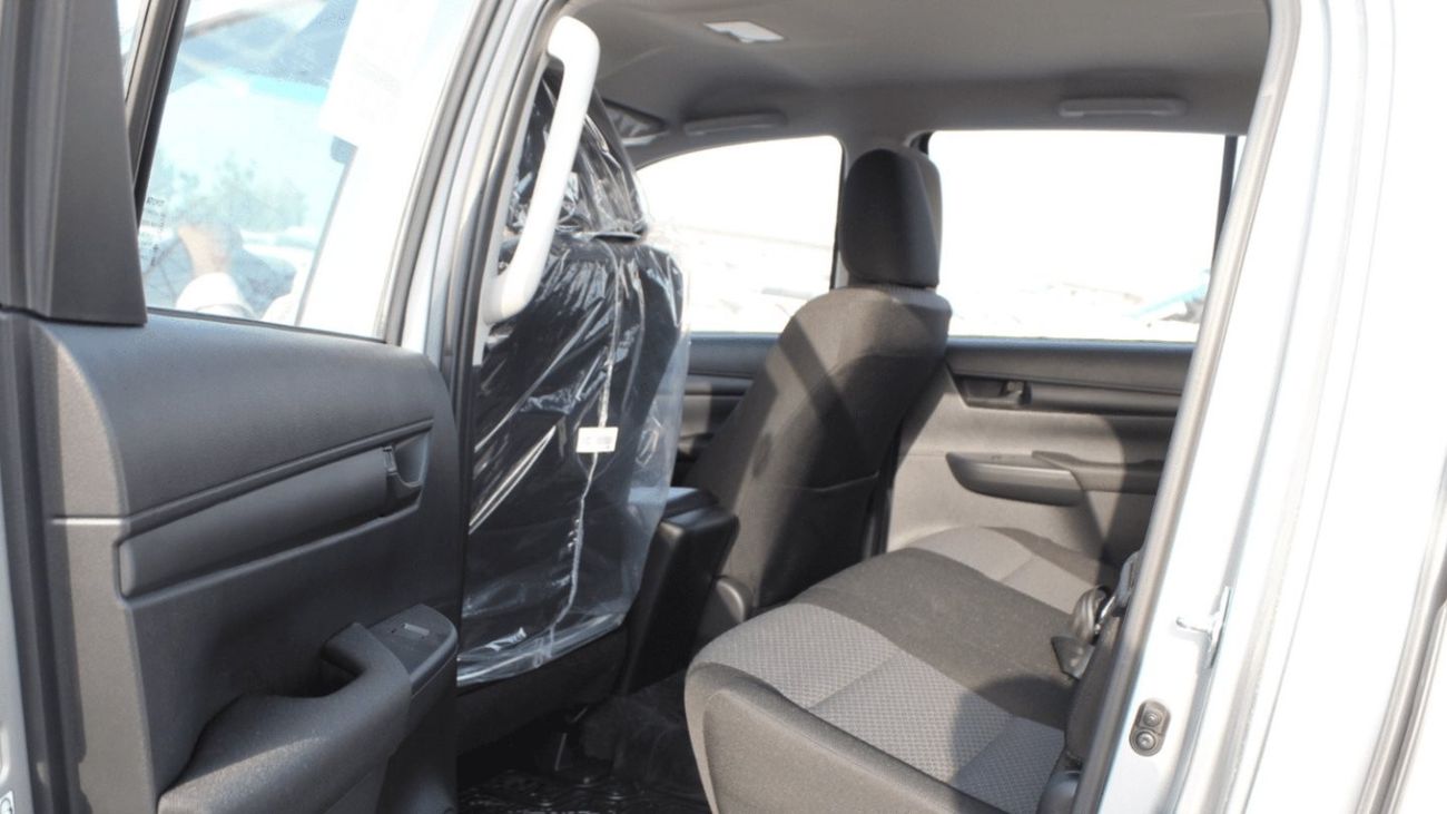 Toyota Hilux HILUX 2.4L AT DIESEL MED OPTION