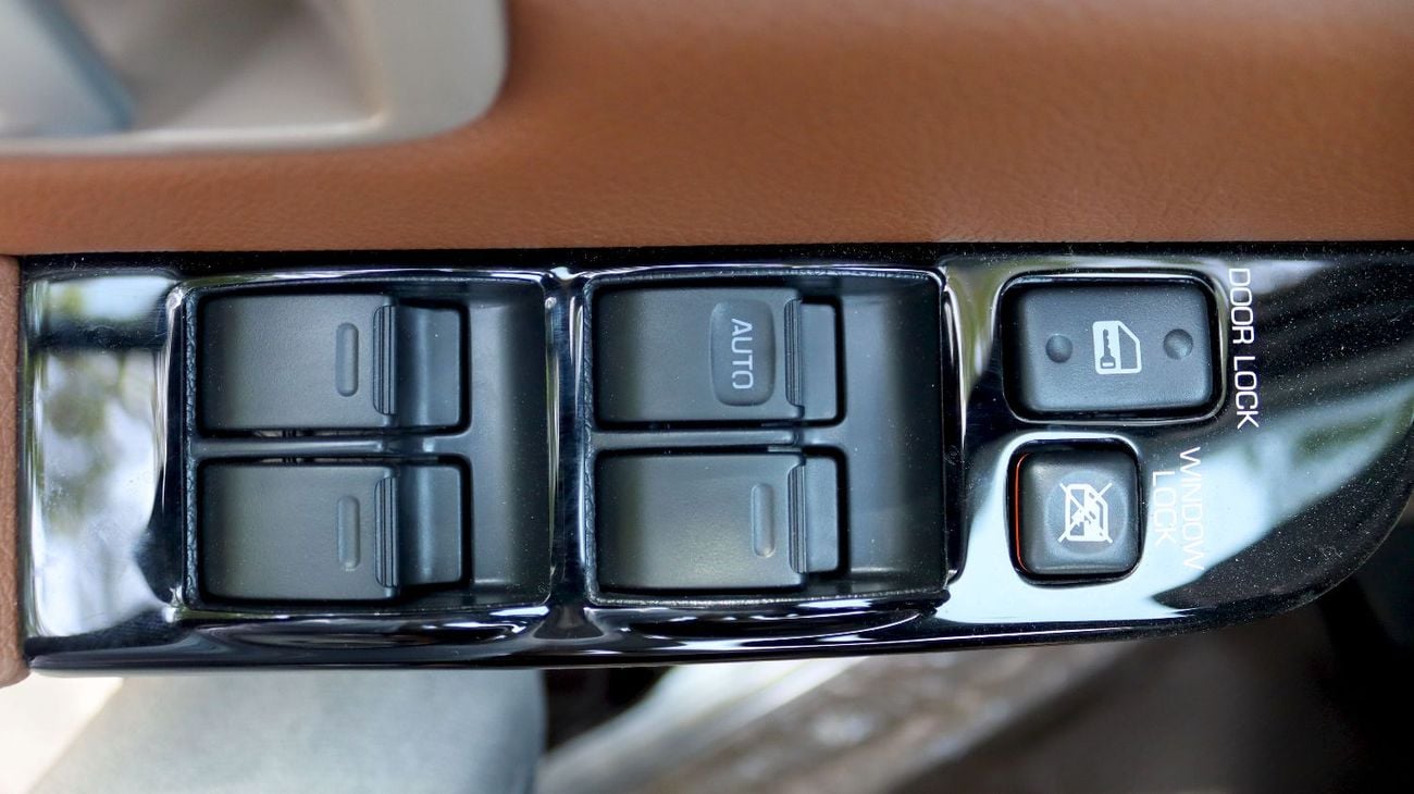 Toyota Land Cruiser 70 LC 76 | LX | 4.0L | V6 Automatic | GCC Specification