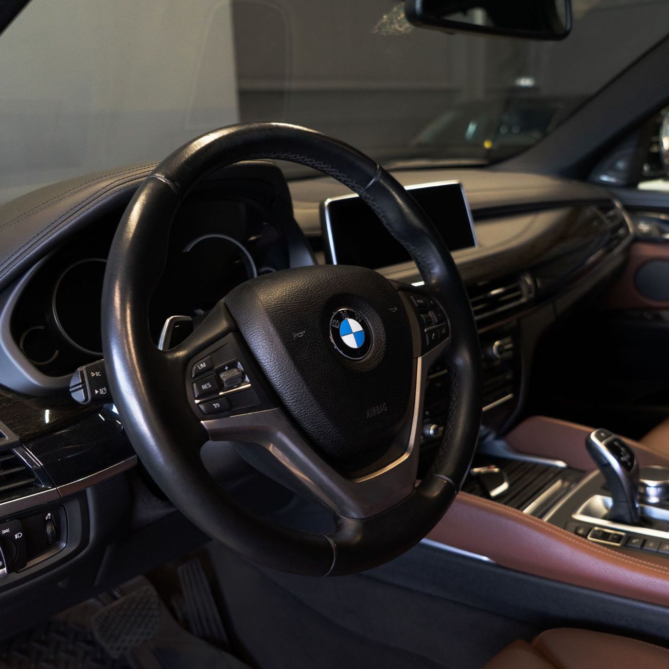 بي أم دبليو X6 50i Exclusive 4.4L AED 2,490 pm  • 0% Downpayment • BMW X6 xDrive50i • 1 Year Warranty