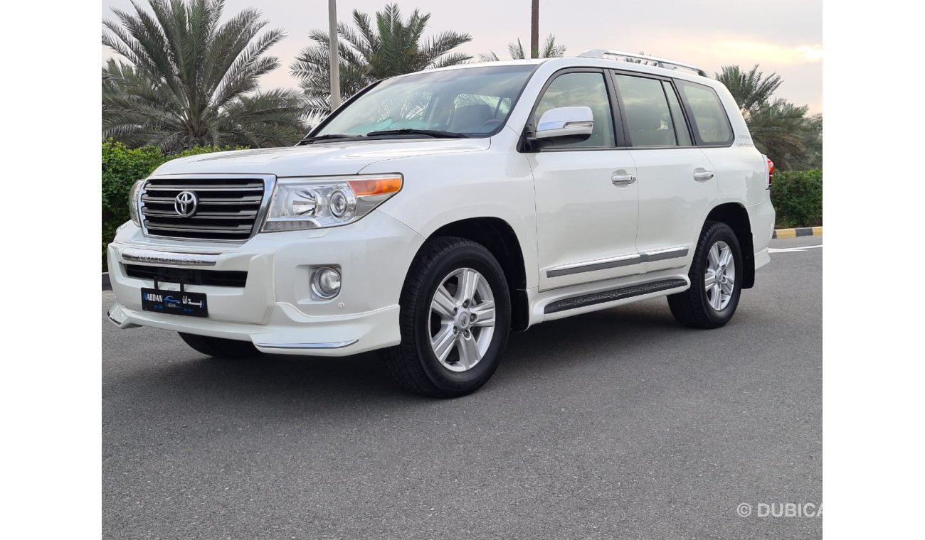 Toyota Land Cruiser Toyota Land Cruiser GXR 2015 GCC V8 full option in good condition