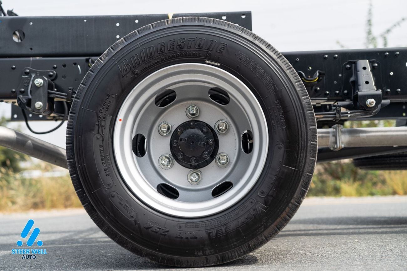 إيسوزو NQR 2025 Bare Chassis | GCC Specs | 0 KM |7 Ton | Brand New Condition