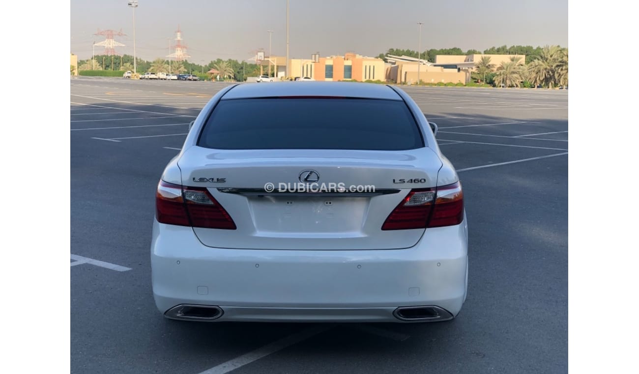 لكزس LS 460 لكزس Ls460 موديل 2012 خليجي حاله ممتازه من الداخل والخارج كراسي جلد ومثبت سرعه وتحكم كهربي كامل ونظا