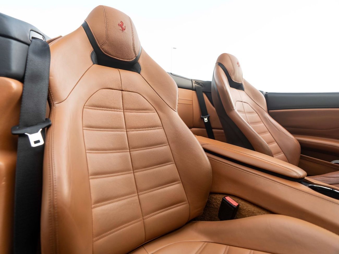 فيراري كاليفورنيا T Std 3.9L (552 HP)