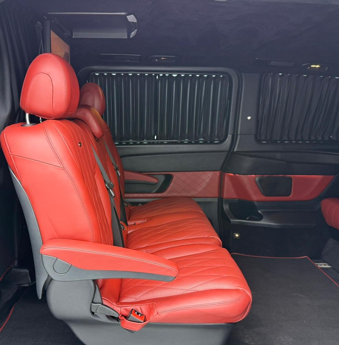 Mercedes-Benz V 250 2021 Mercedes Benz V250 Falcon Edition, Warranty, Full Mercedes Service History, Very Low Km, GCC