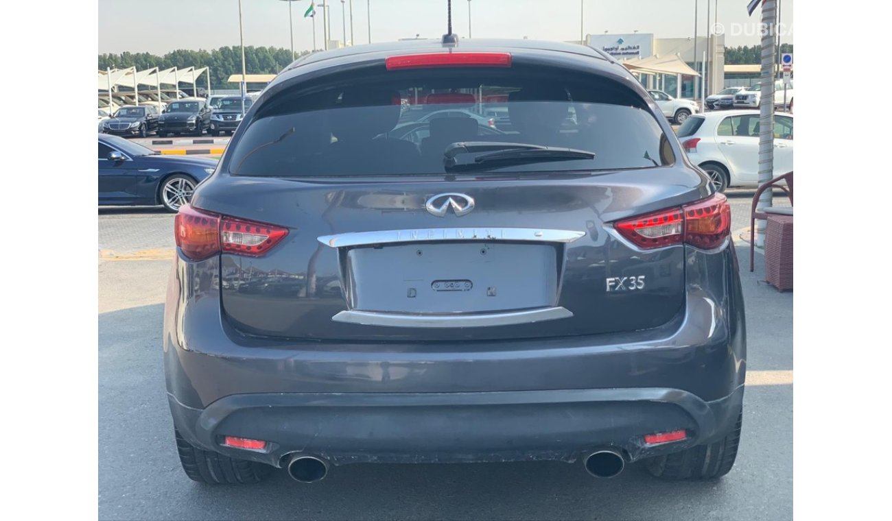 Infiniti FX35