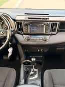 Toyota RAV4 XLE 2.5L / Sunroof, 4WD Full option