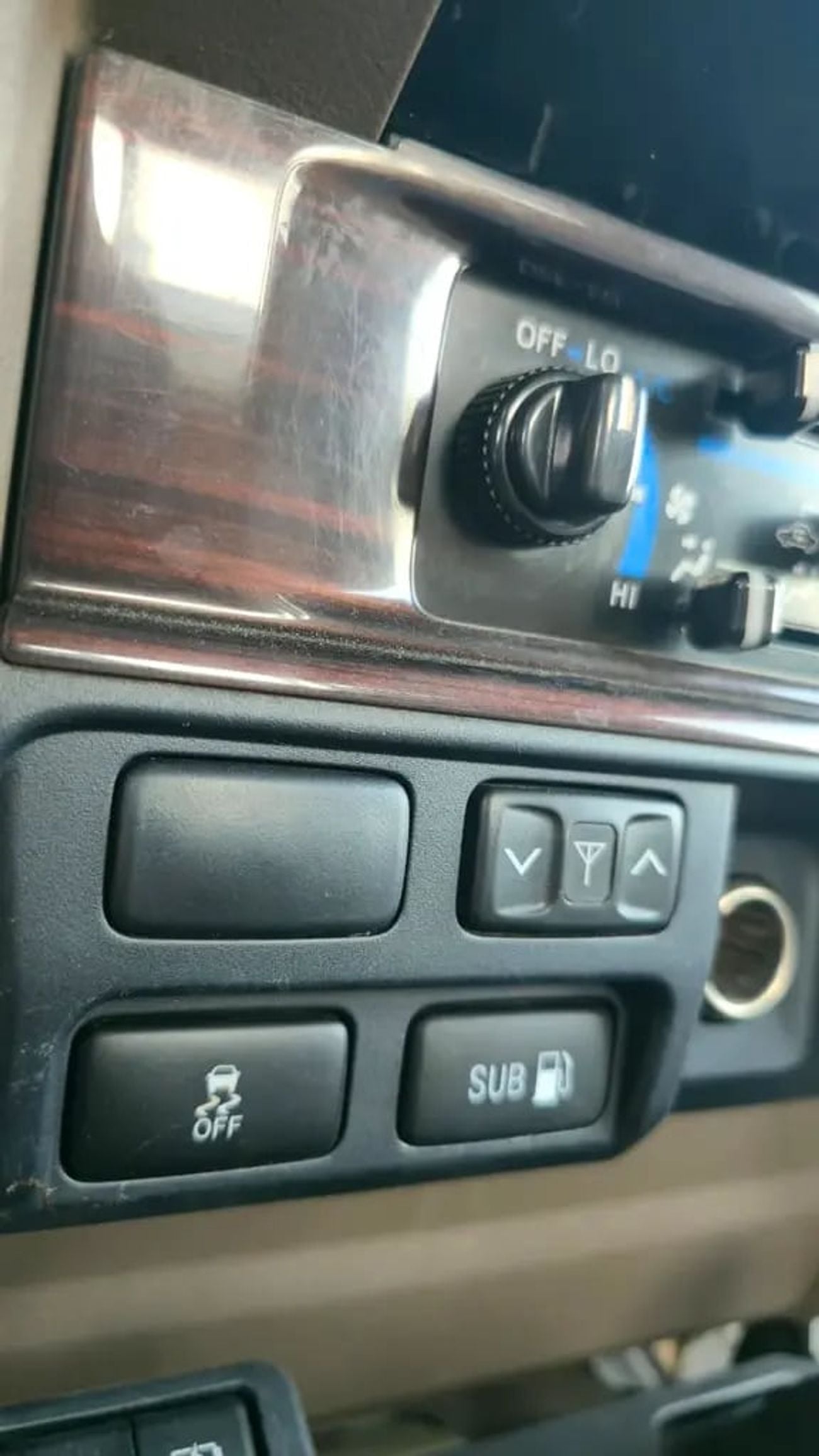 Toyota Land Cruiser 70 LC79 LX - GCC Specs - Brand