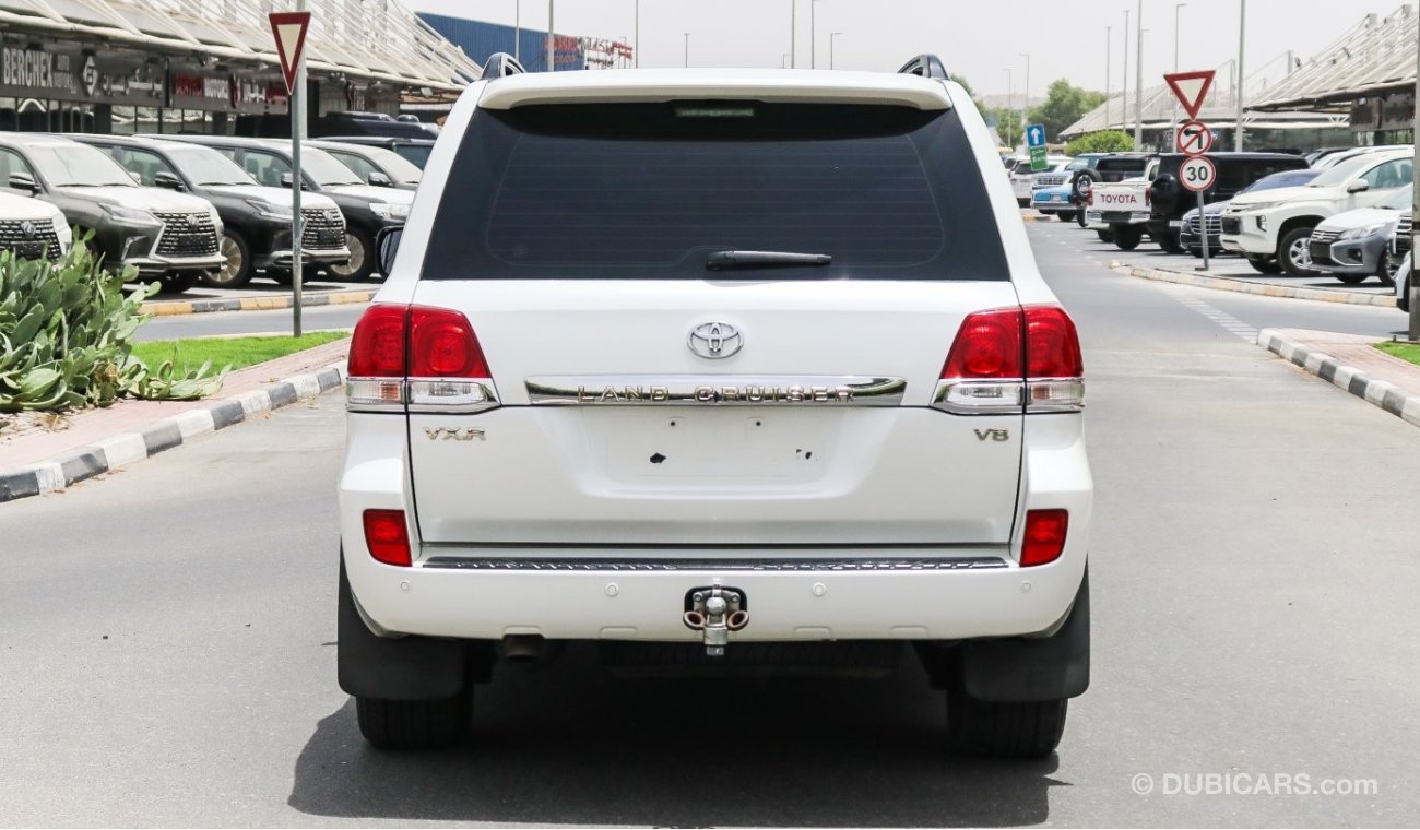 Toyota Land Cruiser VXR v8