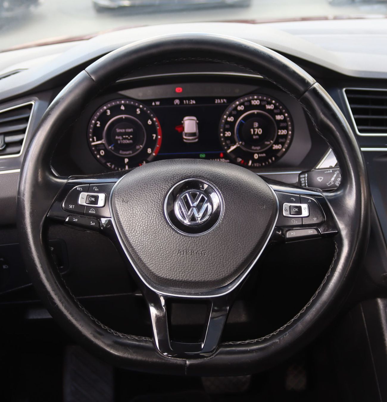 Volkswagen Tiguan R-Line 2.0L Volkswagen Tiguan 2018 - GCC - Accident-free - 2.0L  - Full options - Excellent conditio