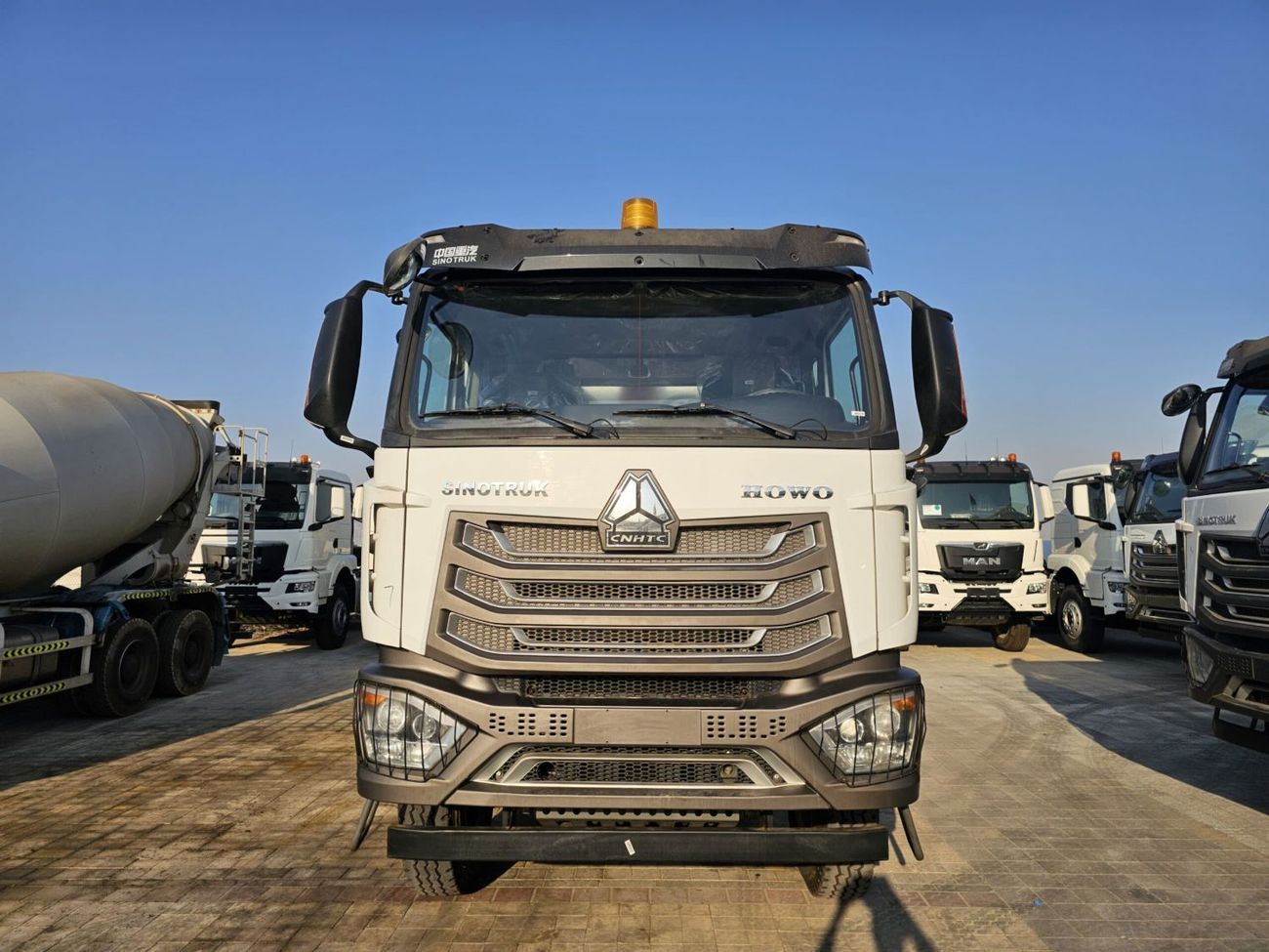 سنوترك هوو HOWO-NX 8x4 Mixer