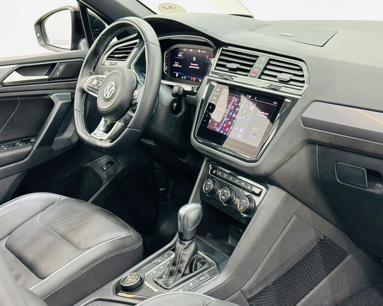 فولكس واجن تيجوان 2020 Volkswagen Tiguan R-Line Black Edition, March 2025 VW Warranty, Full VW Service History, GCC