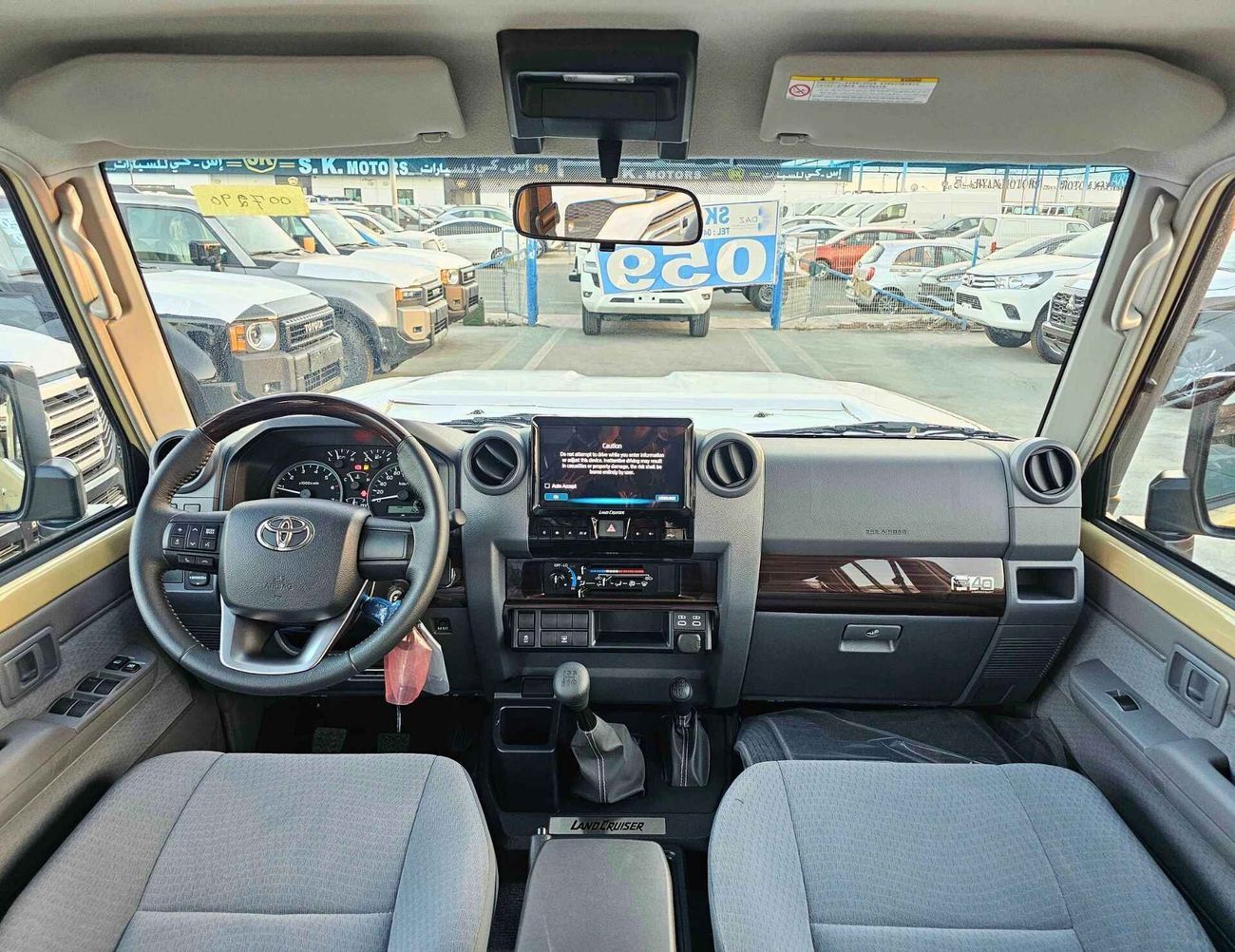 تويوتا لاند كروزر 70 LC76 / STD-HIGH OPTION / 4.0L PETROL V6 / M/T / WOOD / STEERING / WINCH SNORKEL (CODE # LC76)