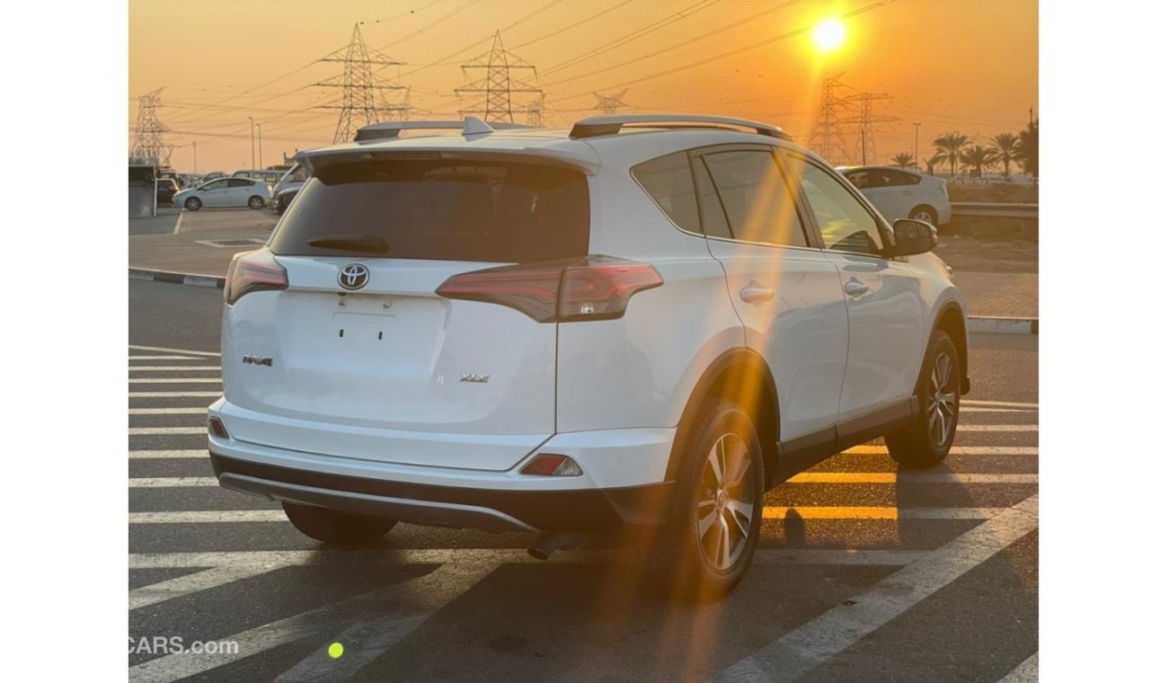 تويوتا راف ٤ 2018 Toyota Rav4 XLE With Sunroof  / EXPORT ONLY / فقط للتصدير