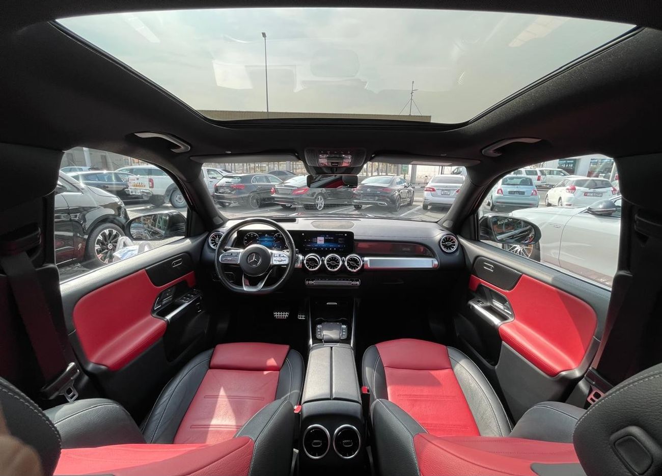 Mercedes-Benz GLB 250 4MATIC 2.0L AMG Under warranty & Service 2022 GCC