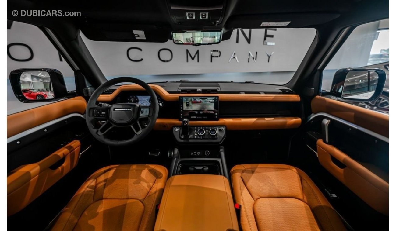 لاند روفر ديفندر 2023 URBAN Defender V8, 2027 Land Rover Warranty, Low KMs, GCC