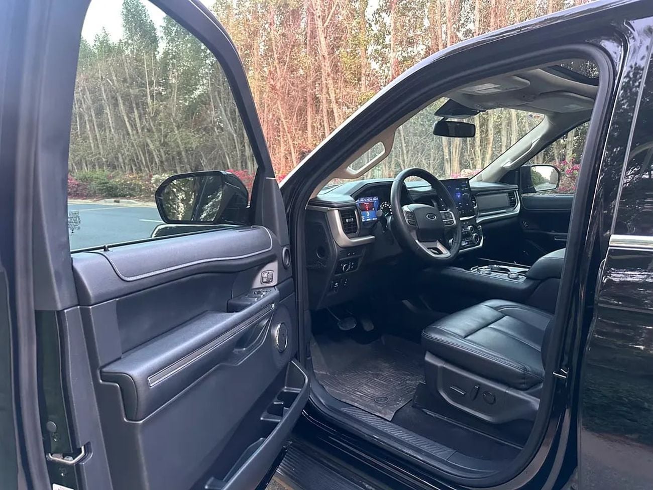 Ford Expedition XL 3.5L (375 HP) 4WD 2024 Ford Expedition Full Option | 3.5L V6 | 400 HP | 30,000 KM | Perfect Condi