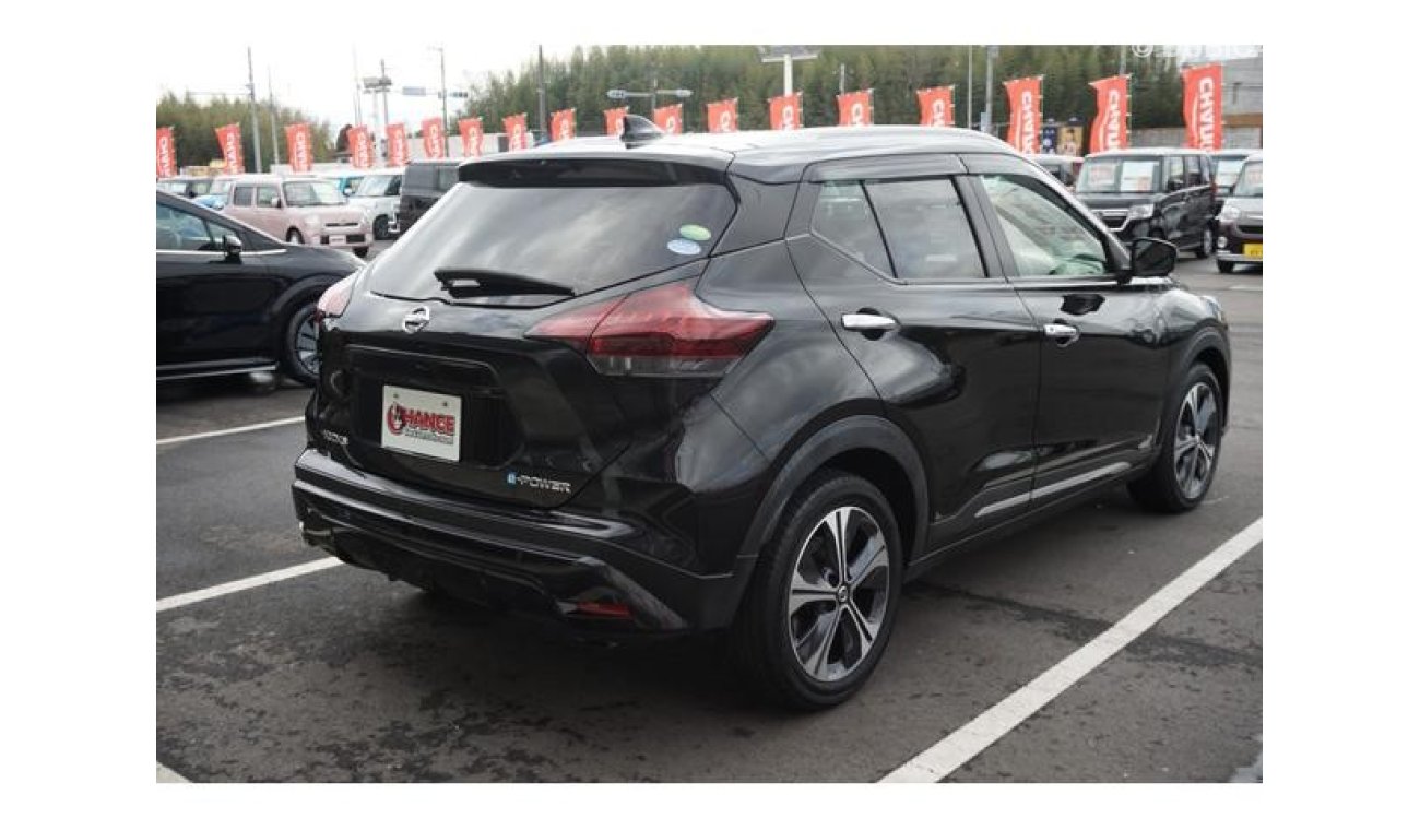 Nissan Kicks P15