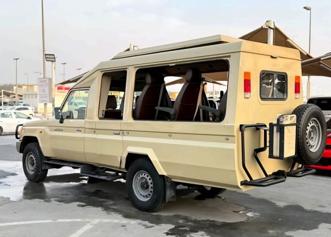 Toyota Land Cruiser 70 Std-4.0L-LHD-4WD-GCC specs-petrol-Manual-10 Seats-4 Doors