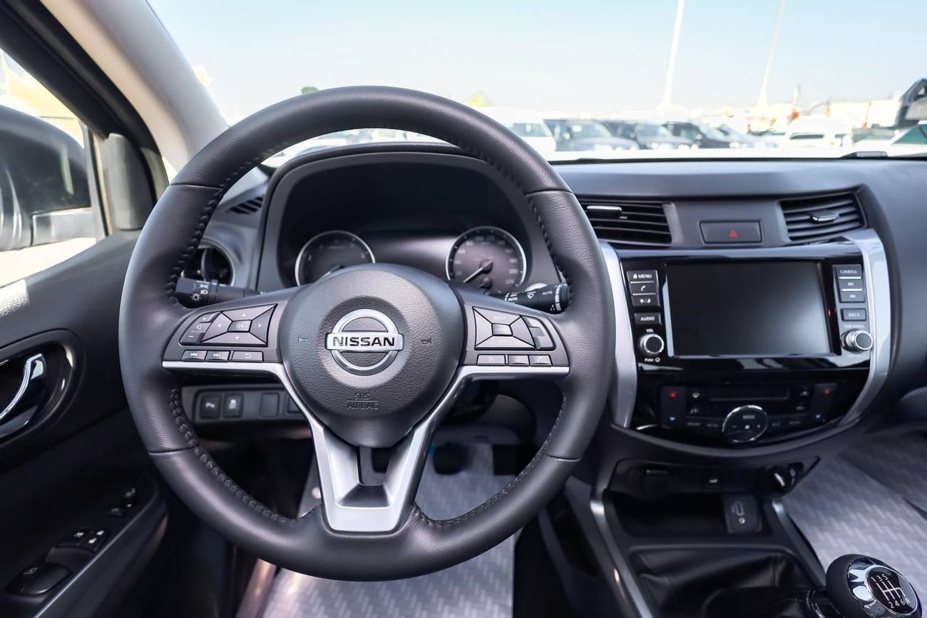 نيسان نافارا Std 2.5L 4WD M/T