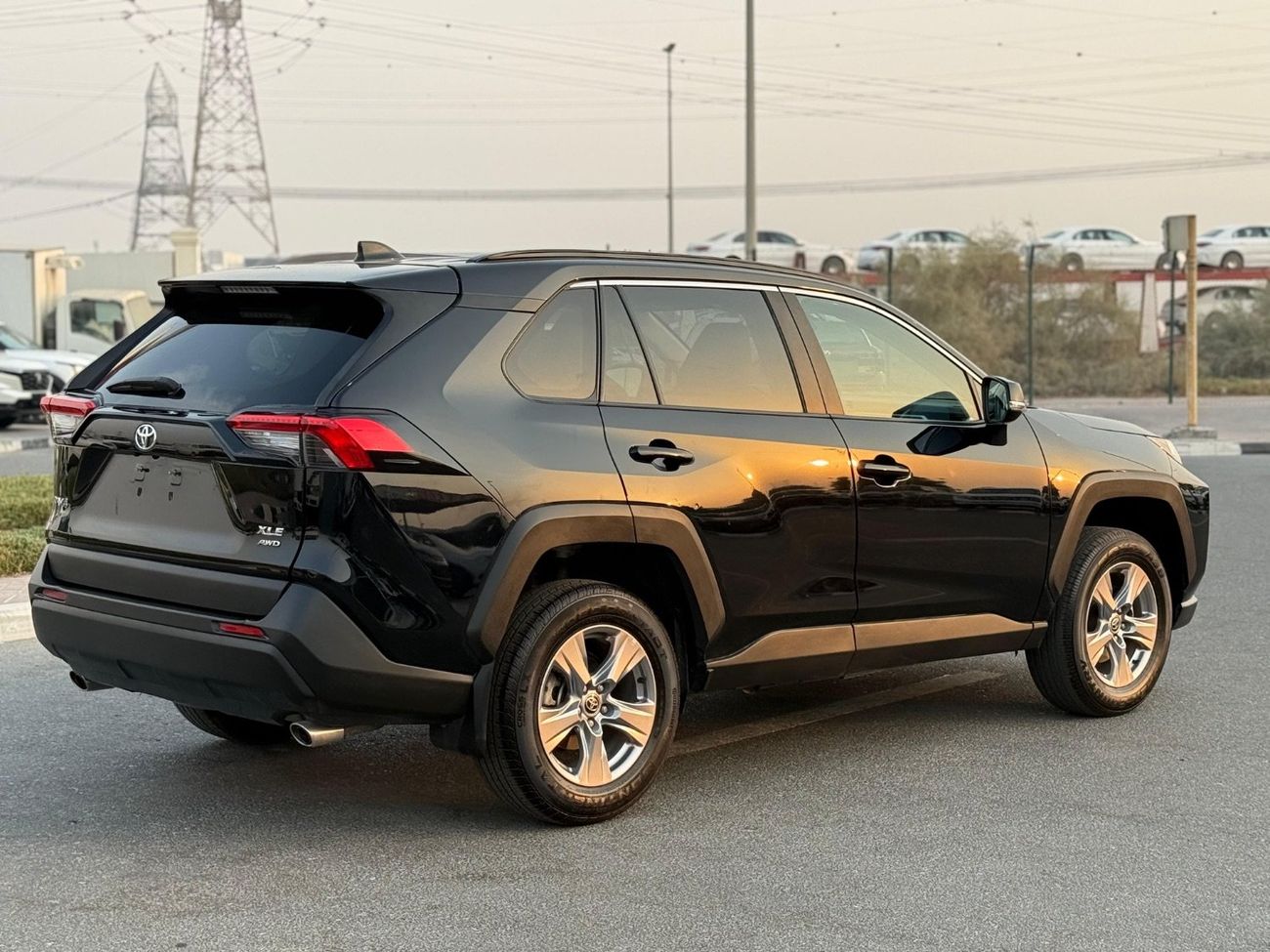 Toyota RAV4 XLE 4WD push start, leather seats 2022