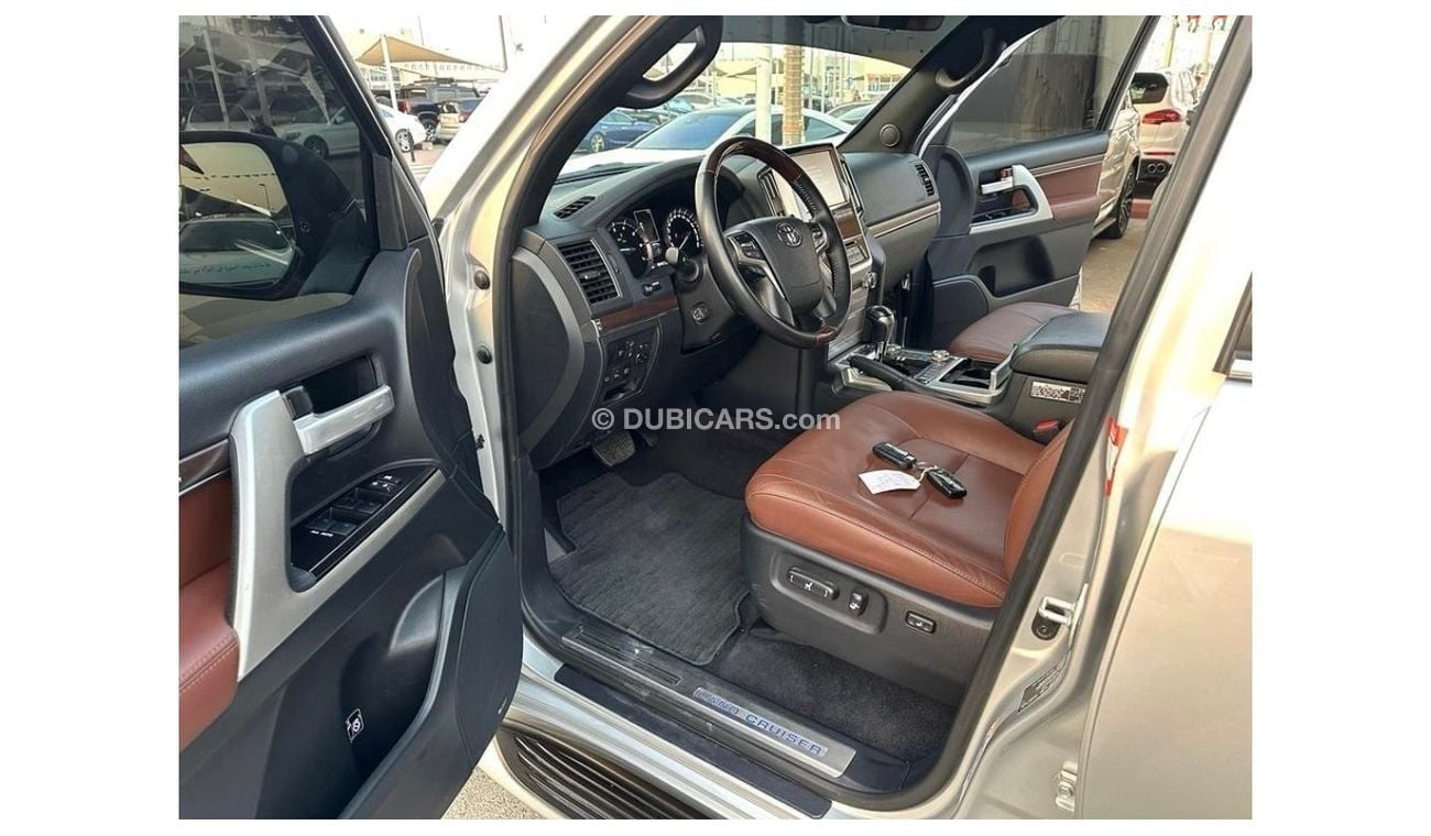 Toyota Land Cruiser VXR