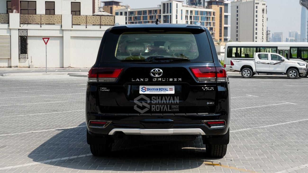 تويوتا لاند كروزر VXR LC300 3.5L V6 HEV 457TT 7-SEATER | JBL 4WD AT 2026MY