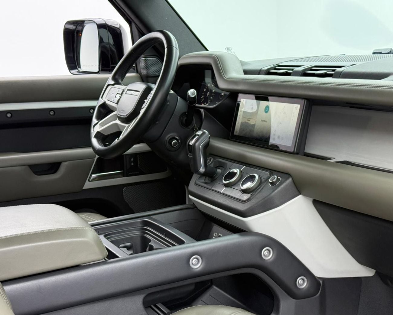 Land Rover Defender P400 90 HSE 3.0L (5 Seater) 2022 Land Rover Defender 90 HSE P400, 2027 LR Warranty, Full LR Service