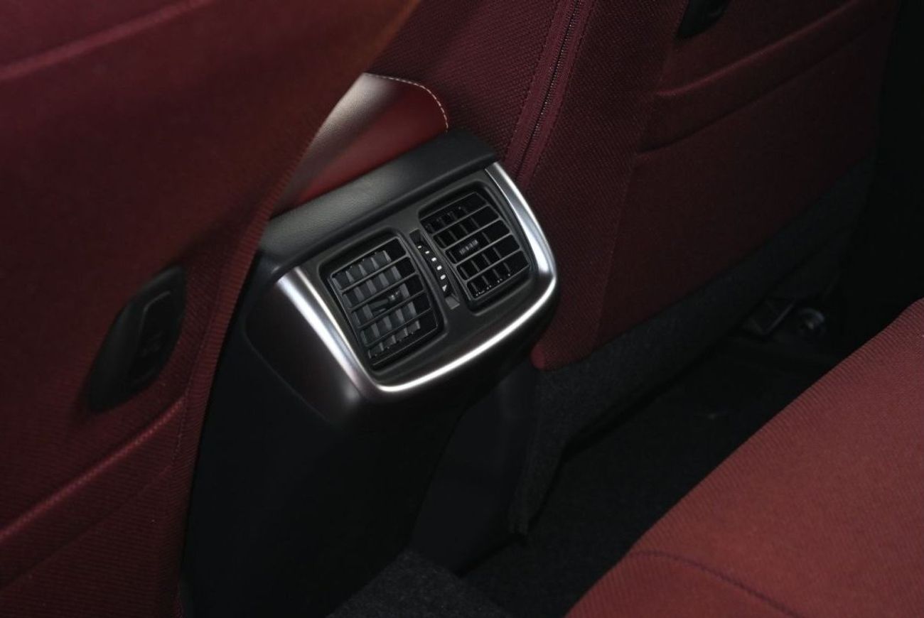 تويوتا هيلوكس Toyota Hilux SR5 GLSX 2.7L Petrol, Manual Transmission, 4WD, Model 2024, Color White