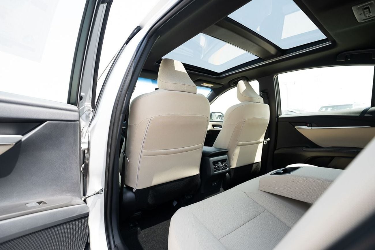 Toyota Camry LE Hybrid 2.5L 2026