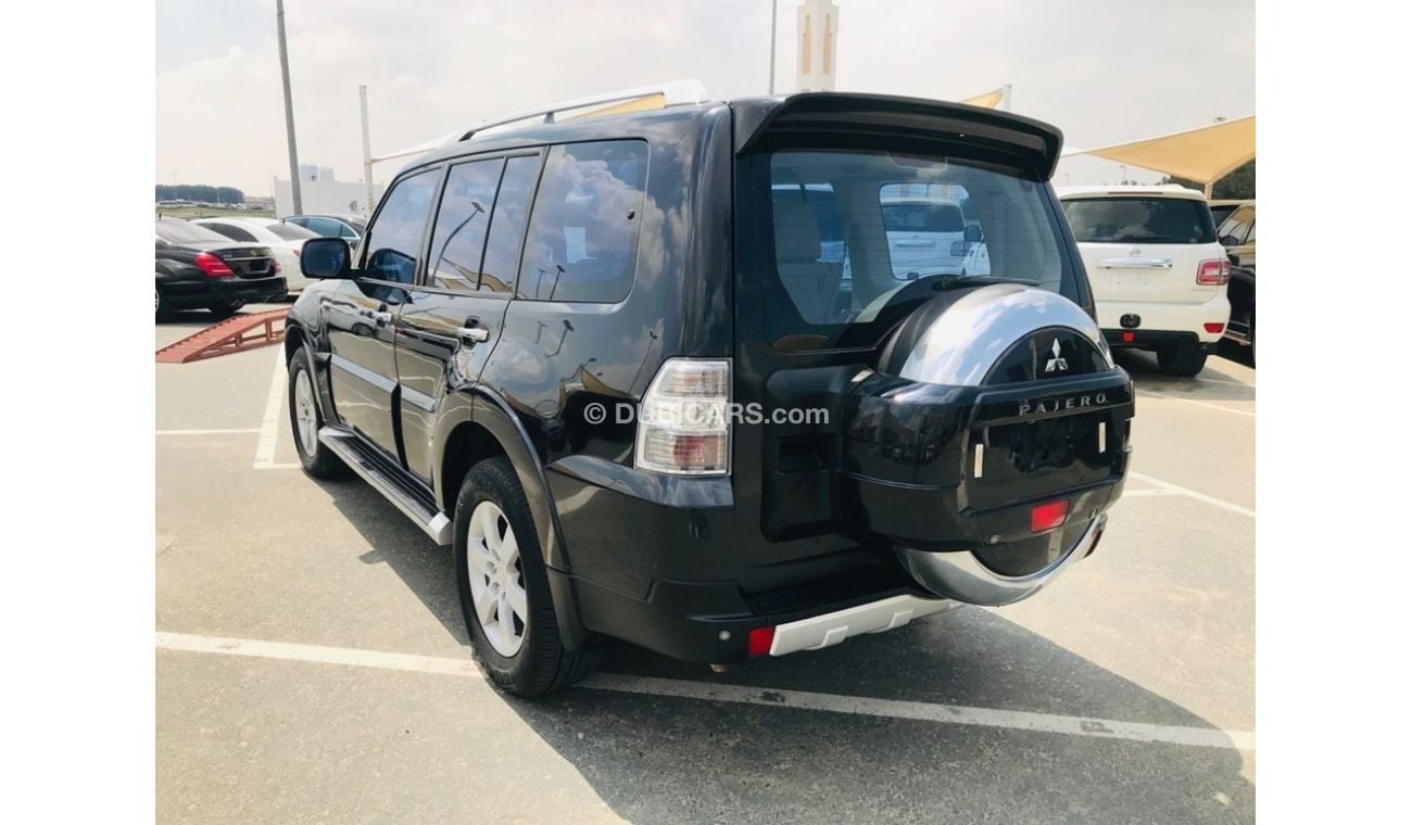 ميتسوبيشي باجيرو فل ابشن بحاله ممتازه بدون حوادث