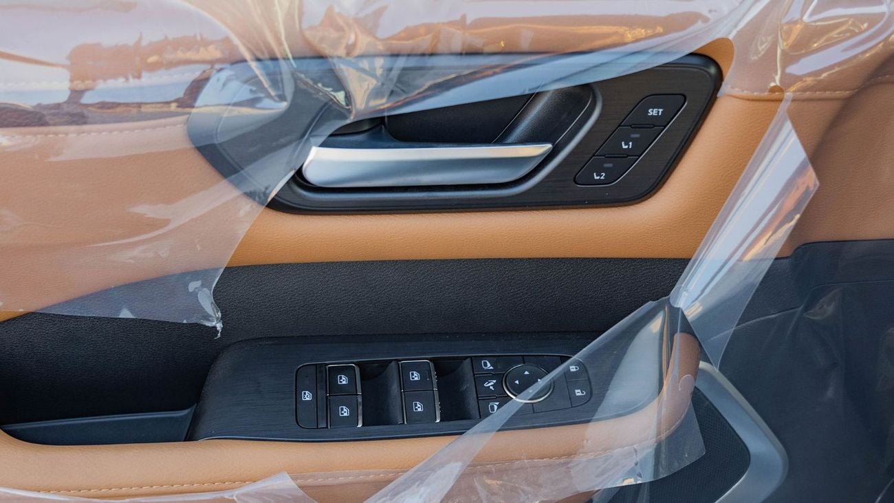 نيسان باترول 2026 Nissan Patrol SE Platinum 3.8L AT Petrol (Silver Black Roof)