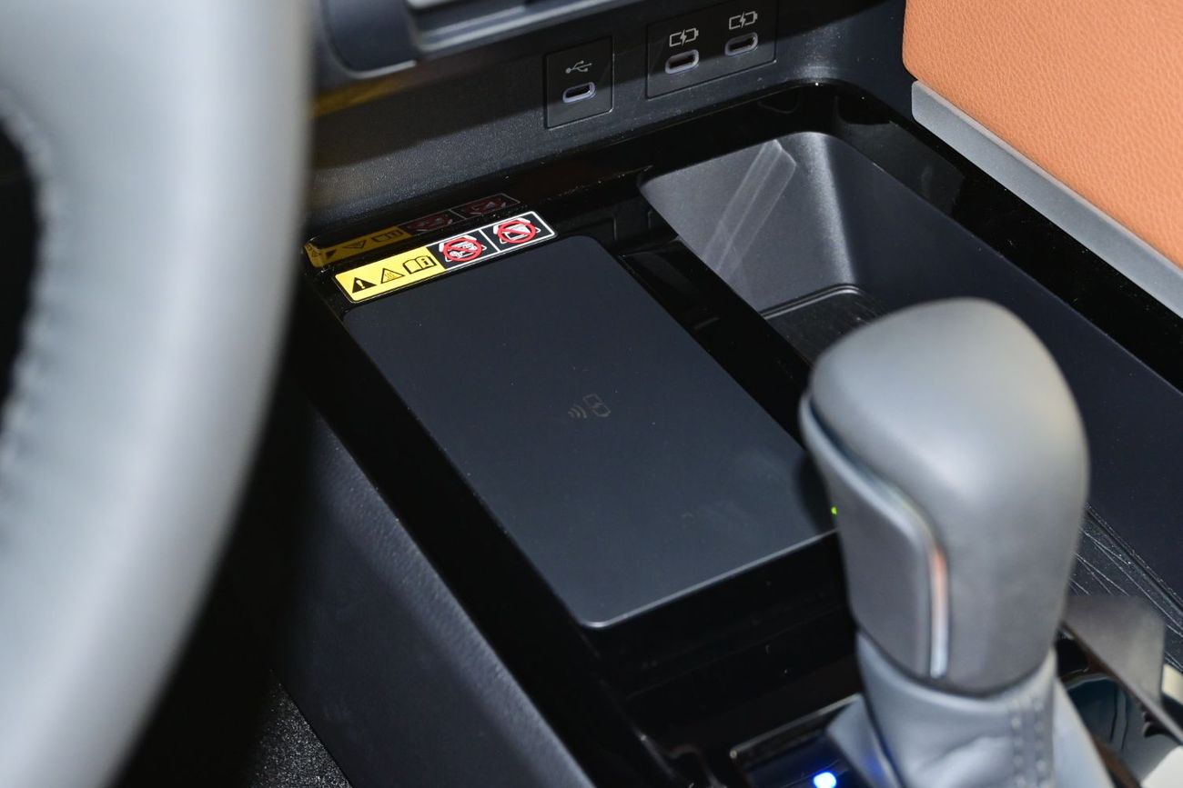 Toyota Camry Toyota Camry Limited 2.5L Hybrid GCC, Model 2025, Color Black