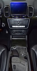 مرسيدس بنز GLS 350 EXCELLENT DEAL for our Mercedes Benz GLS 350d 4Matic ( 2016 Model ) in Black Color European Specs
