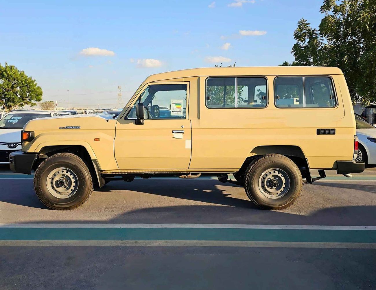 تويوتا لاند كروزر 70 LC78 STD 3 DOOR / 4.0L V6 / M/T / PETROL / POWER WINDOWS & LOCKS / 4WD (CODE # LC78)